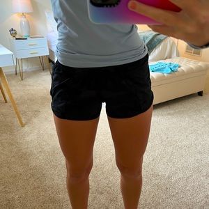 Lululemon hottie hot shorts 2.5